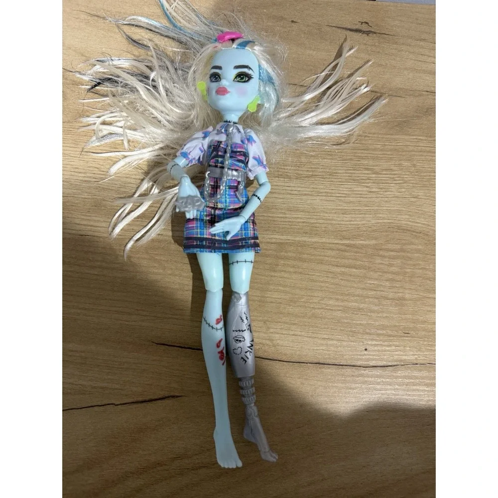 2 Monster High Skulltimate Secrets Frankie Stein Doll Only